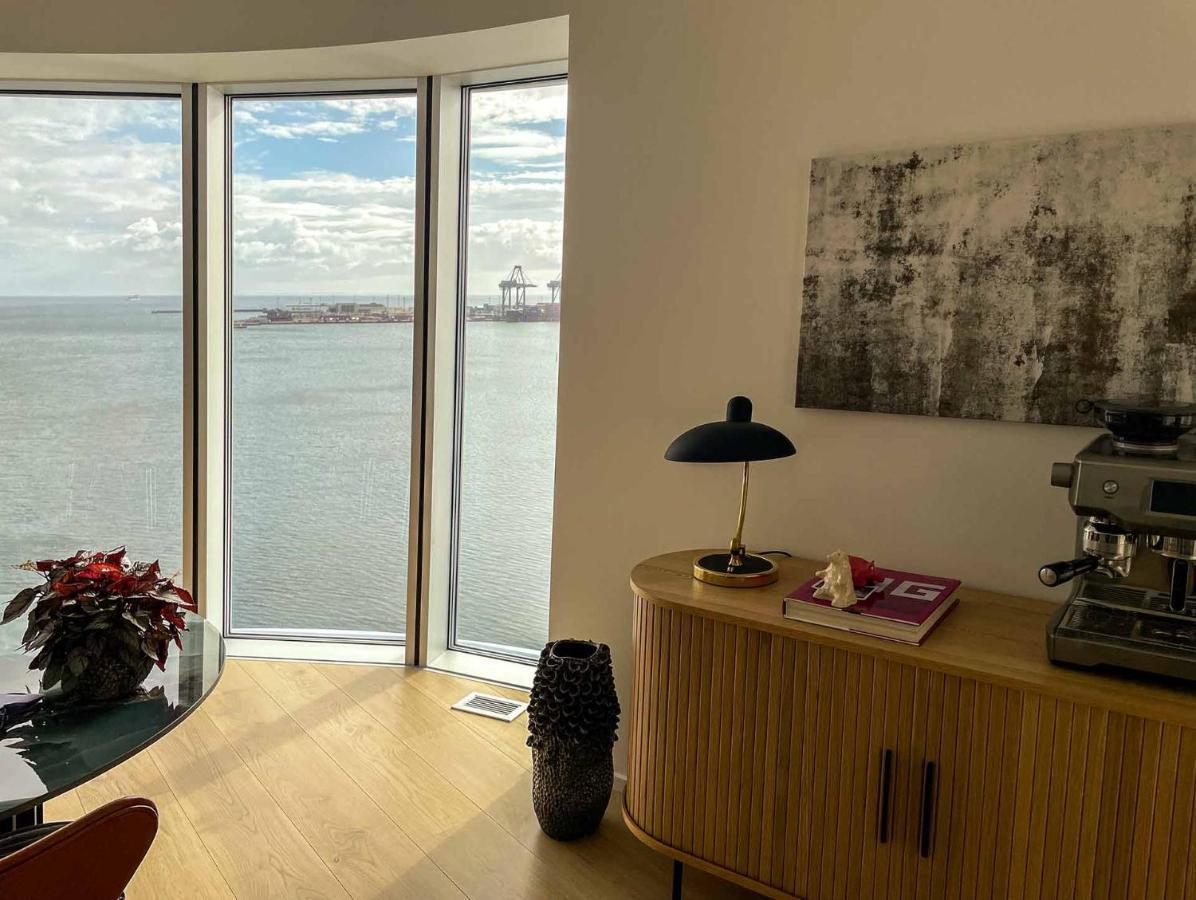 Amazing Sea View Apartment Arhus Bagian luar foto