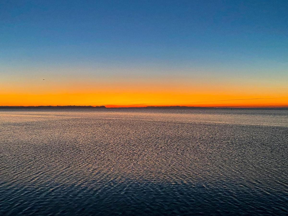 Amazing Sea View Apartment Arhus Bagian luar foto
